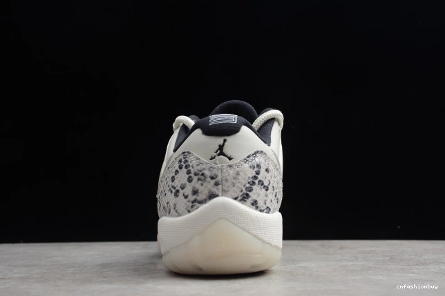 Jordan Light Bone Low CD6846-002 SE Snake 11 Air 0913